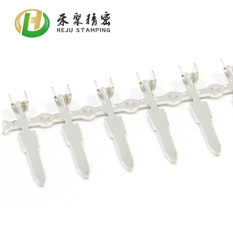 連接器端子、卡類端子、端子